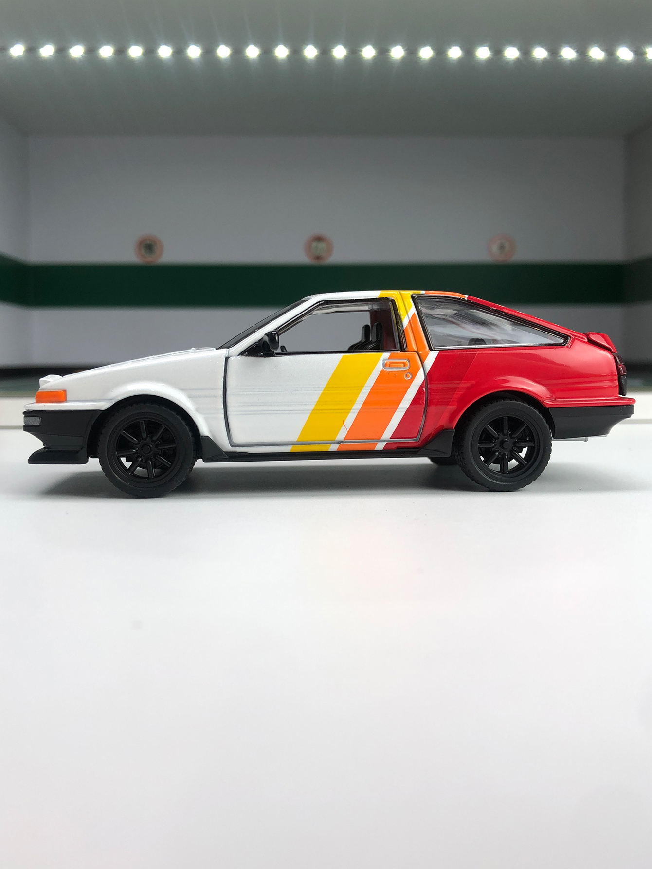 1: 37 simulation zinc alloy To - مراجعة Model Kit Toy وسعره