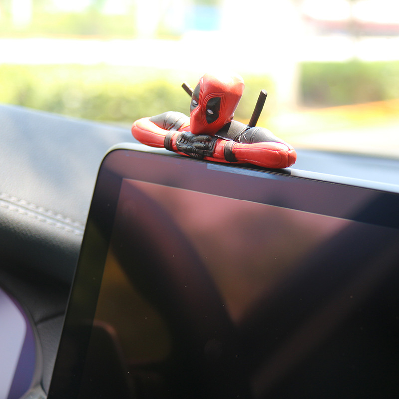 Desk Decoration Deadpool Car H - مراجعة Model Kit Deadpool وسعره