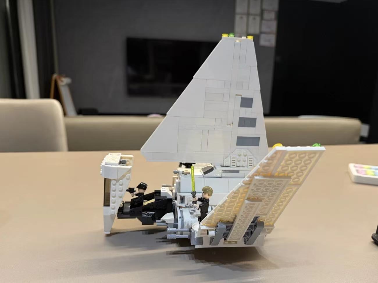 Creative Space-Shuttle Battle  - مراجعة Model Kit Battleship وسعره