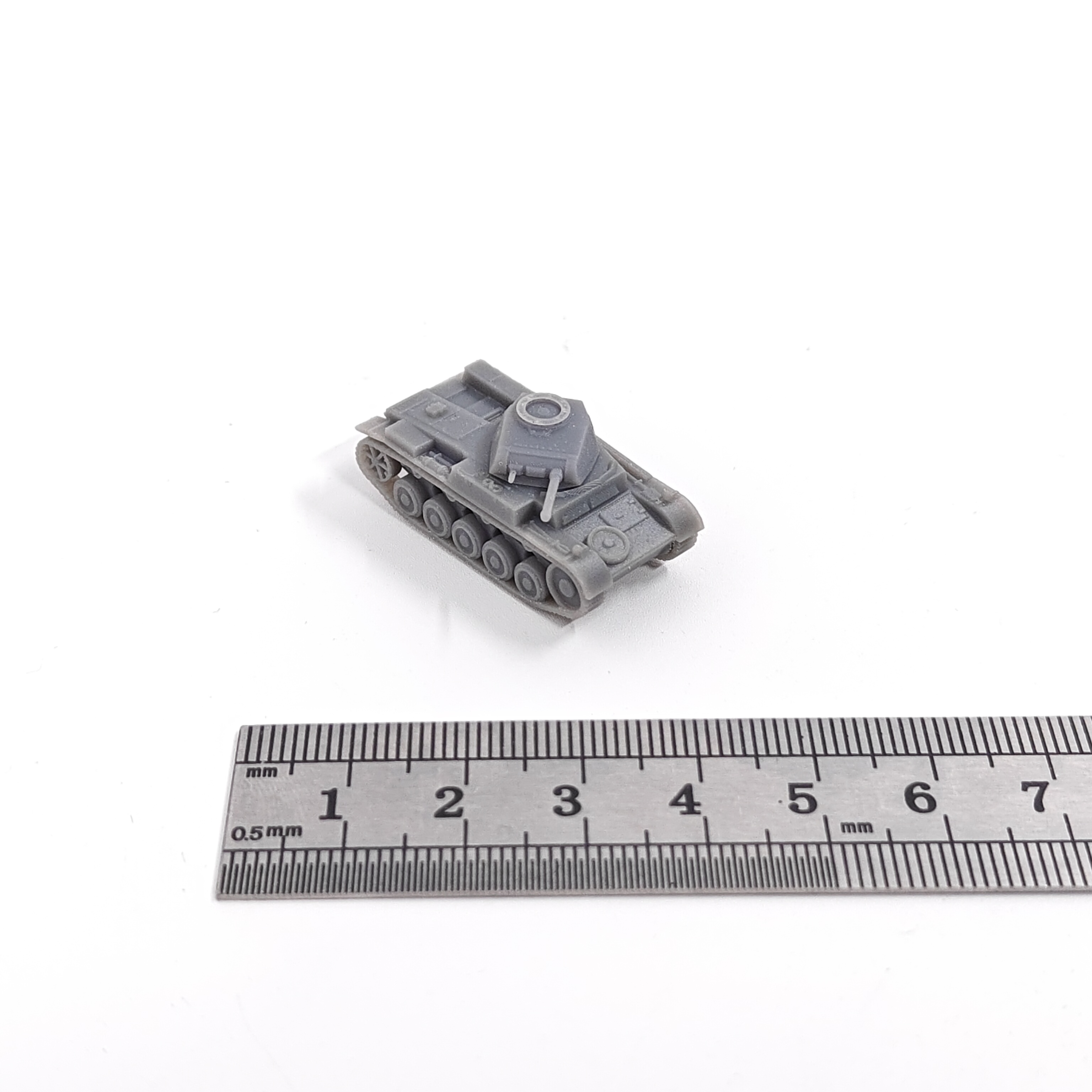 1/144 Scale Panzer II Ausf.F M - مراجعة Model Kit Entry Grade وسعره