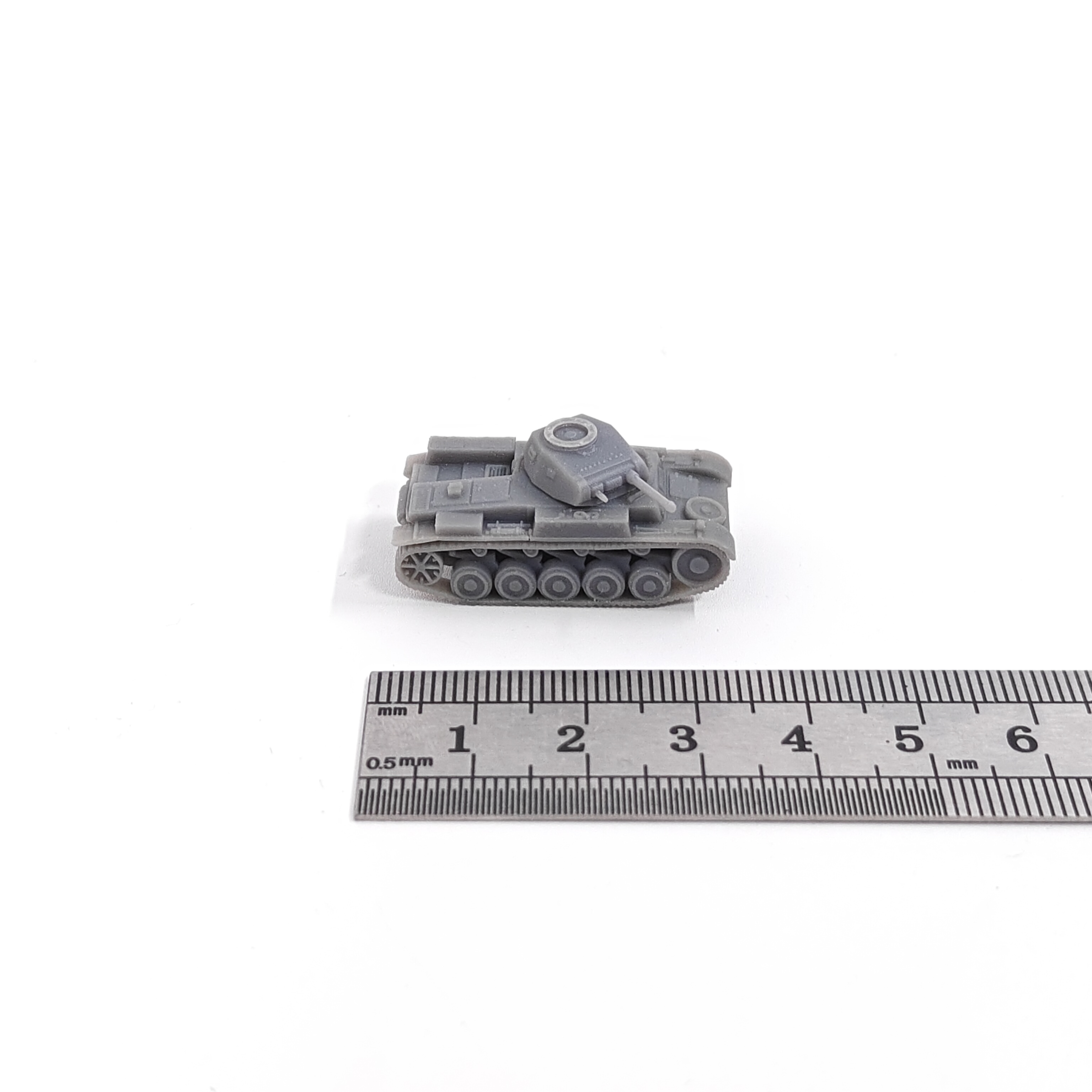 1/144 Scale Panzer II Ausf.F M - مراجعة Model Kit Entry Grade وسعره