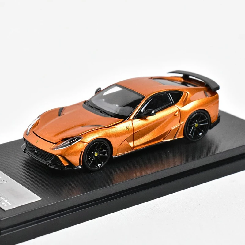 Diecast 1/64 Scale Ferrari 812 - مراجعة Model Kit Ferrari وسعره