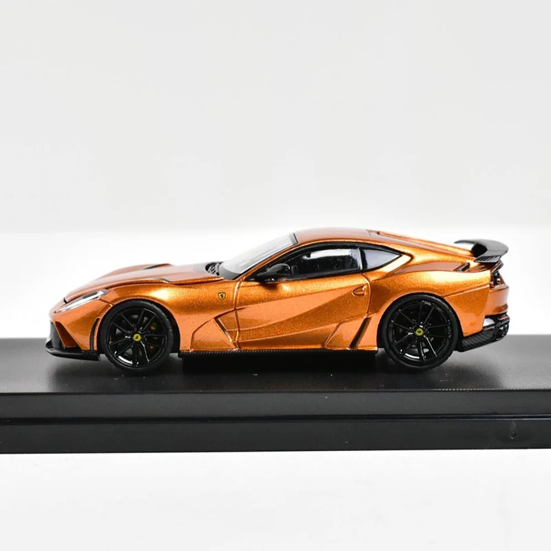 Diecast 1/64 Scale Ferrari 812 - مراجعة Model Kit Ferrari وسعره
