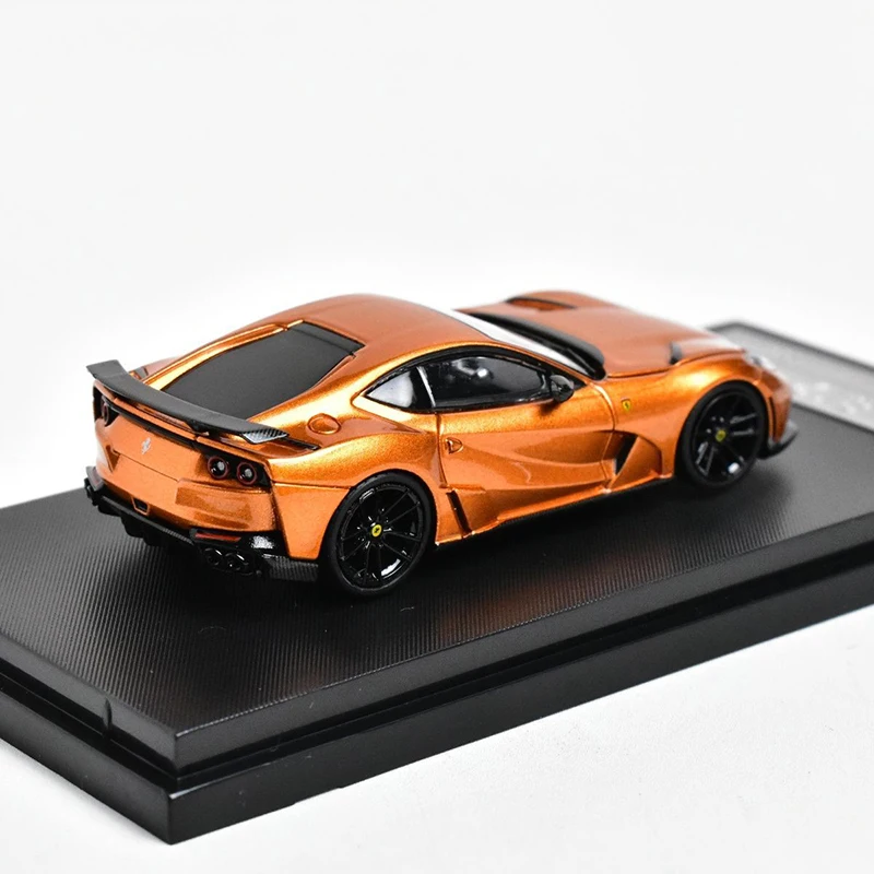 Diecast 1/64 Scale Ferrari 812 - مراجعة Model Kit Ferrari وسعره